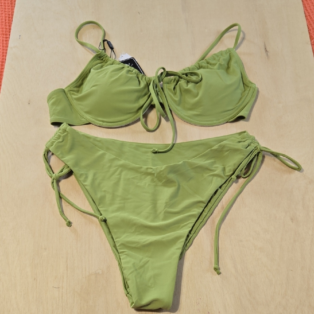NWT Green Women's Bikini Set Sz Md Cheeky Ruched Bottom Drawsting Top Underwire